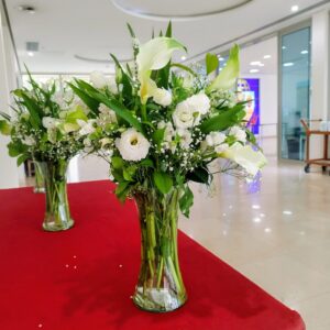 Arranjo em vaso de vidro P